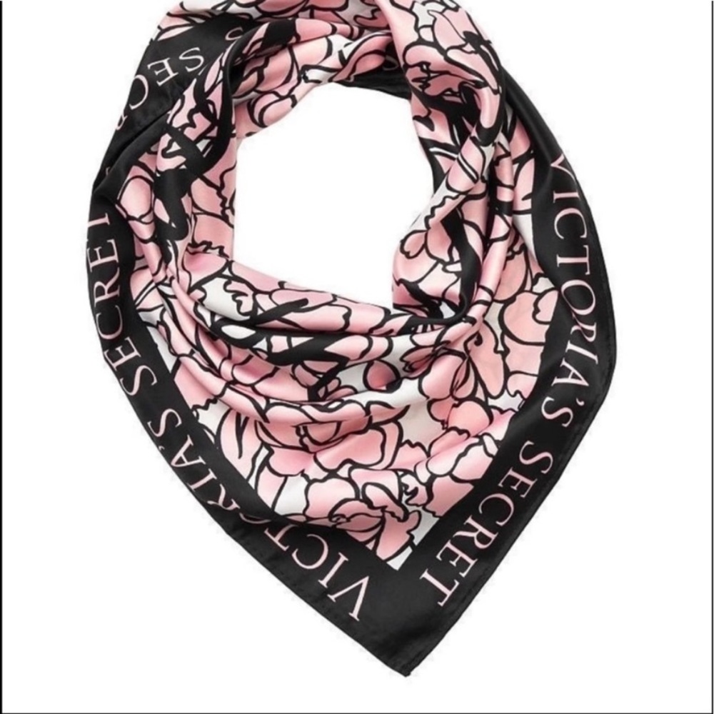 Victoria’s Secret Bombshell Scarf - NWT